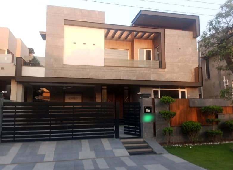 21 Marla House In EME Society Of Lahore Is Available For Sale 0