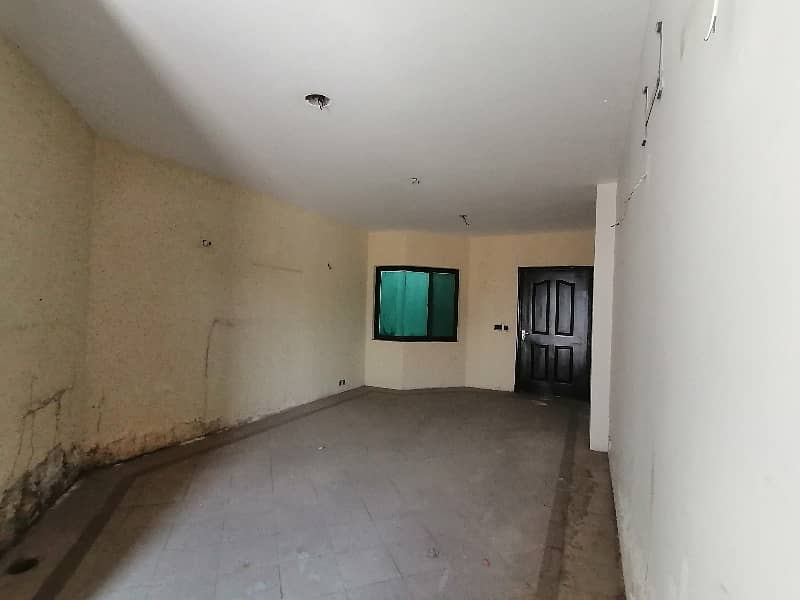 A Prime Location Office Of 400 Square Feet In Gulberg 1