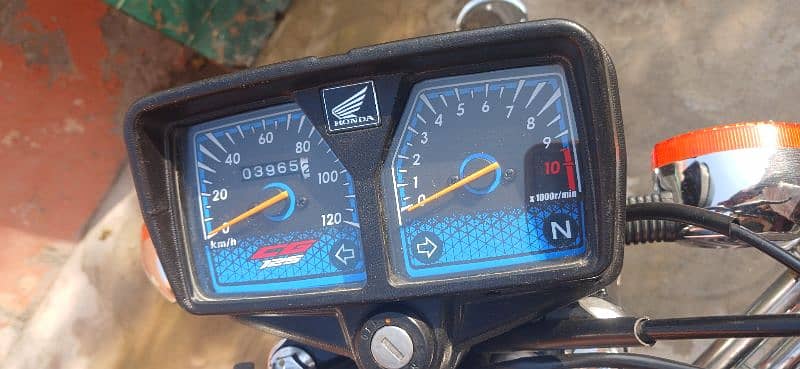 urgently sale Honda 125 Like new 1