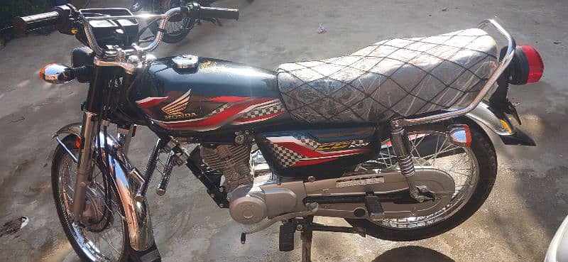 urgently sale Honda 125 Like new 2