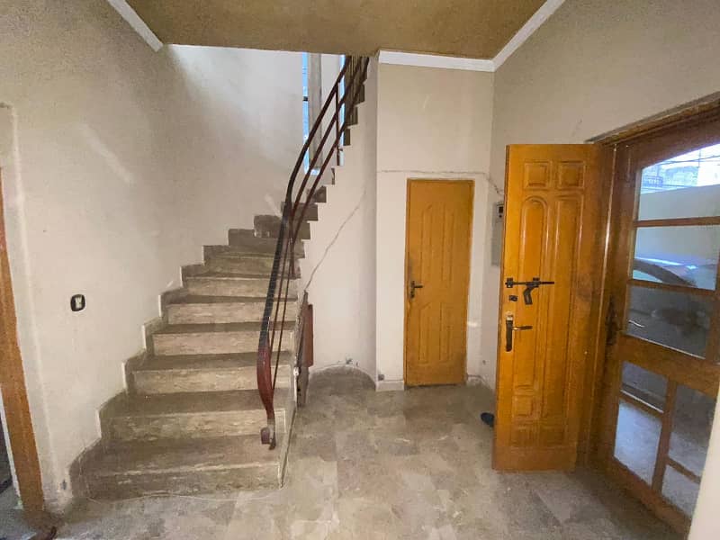 Corner 10 Marla House For Sale Cantt View Society Near Bhatta Chowk, Dha, Airport 6