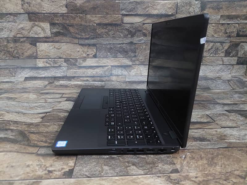 Dell Latitude 5500 Core-i5-8th Gen Laptop 8 GB RAM 256 3