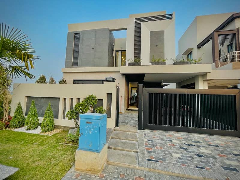 10 Marla Well Maintained Modern Design House For rent at Prime Location of DHA Ph 5 15