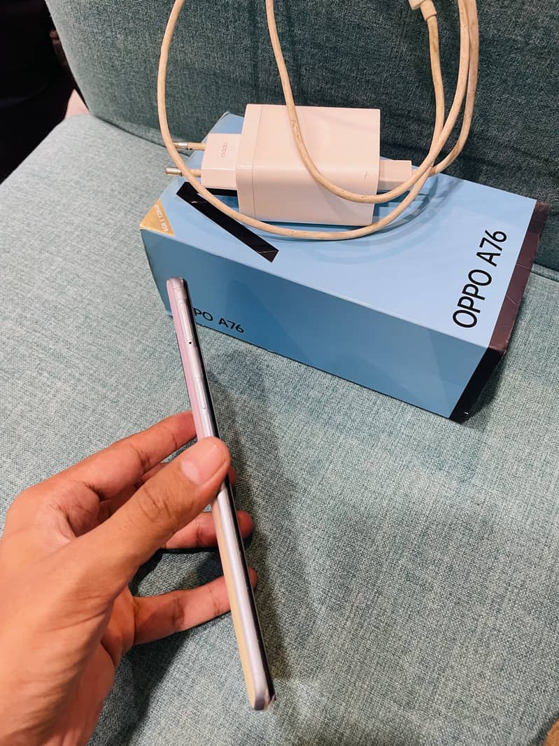 Oppo A76 1