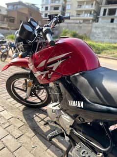 YAMAHA YBR 125 G (2018) MODEL RED COLOR