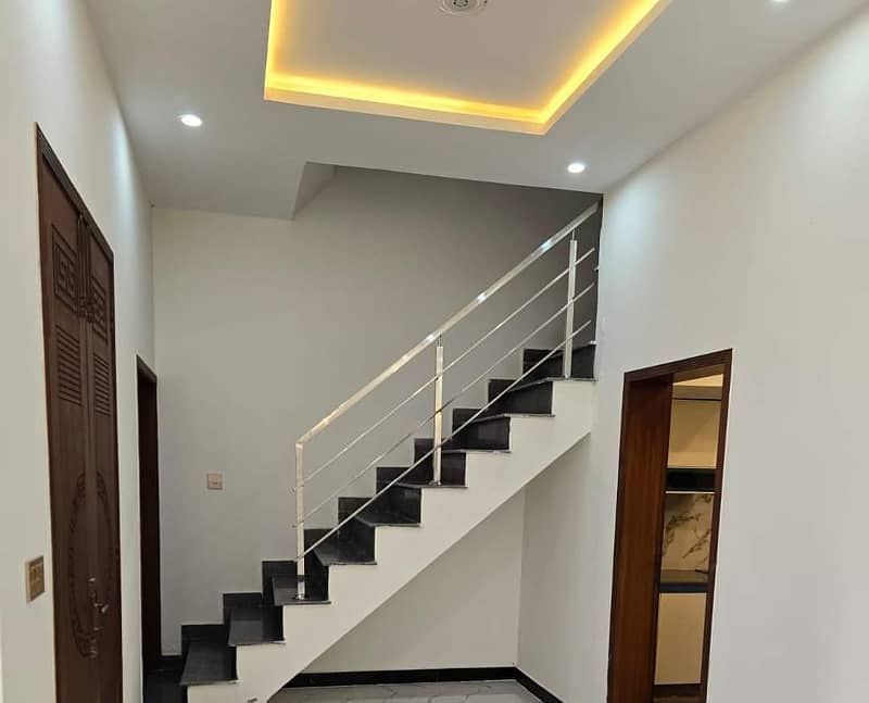 3 MARLA BRAND NEW HOUSE FOR SALE AT THE PRIME LOCATION OF JOHAR TOWN 4