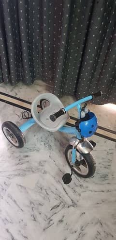 Kids tricycle