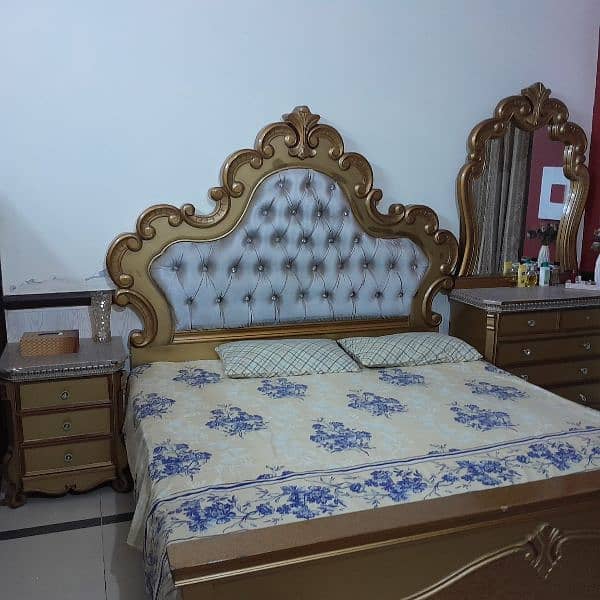 King size bed and side tables with dressing table and Showcase 3