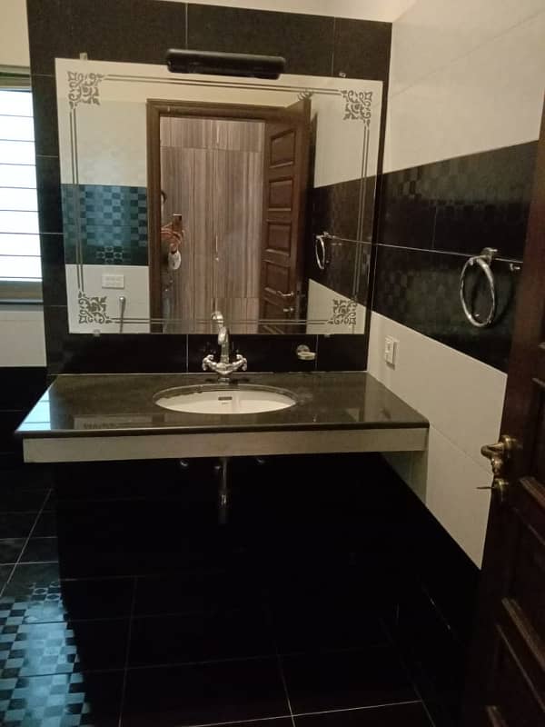 Out Class ONE KANAL Bungalow FOR RENT H-Block DHA PHASE 6 LAHORE 9