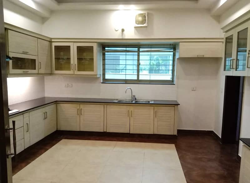 Out Class ONE KANAL Bungalow FOR RENT H-Block DHA PHASE 6 LAHORE 25