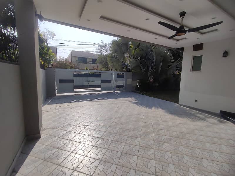 ONE KANAL Bungalow For Sale X-Block DHA Phase 3 2