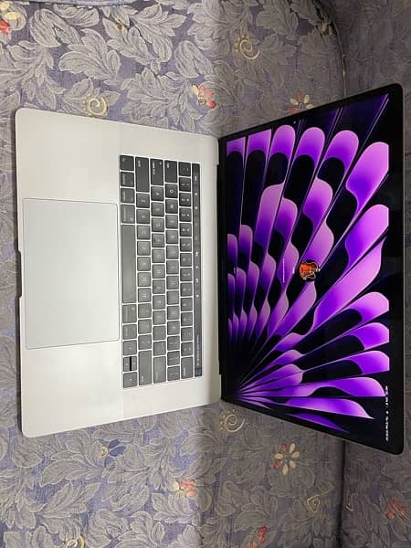 Macbook Pro 2017 15 Inches 2