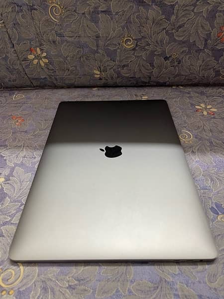 Macbook Pro 2017 15 Inches 4