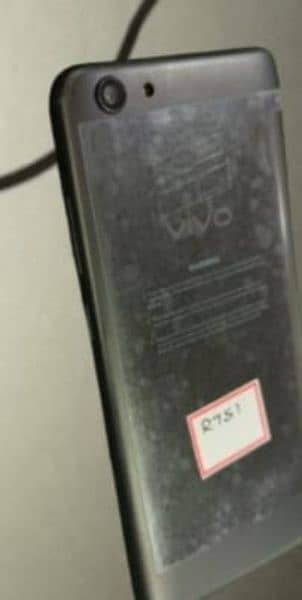 vivo 1724 4GB smartphone 1