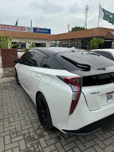 Toyota Prius 2016 1