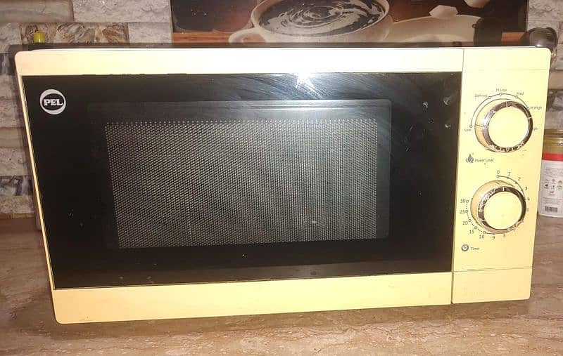 PEL Microwave Oven in new condition 3