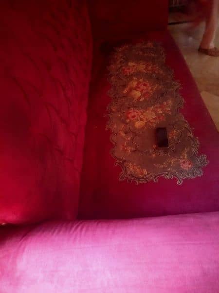 5 seater sofa for sale . . excellent condition 6