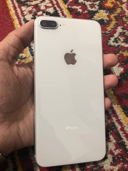 iPhone 8 Plus (64 GB] 1