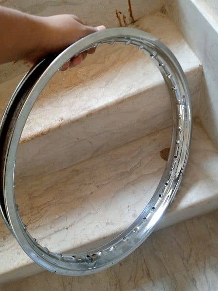 CD 70 back wheel rim 2