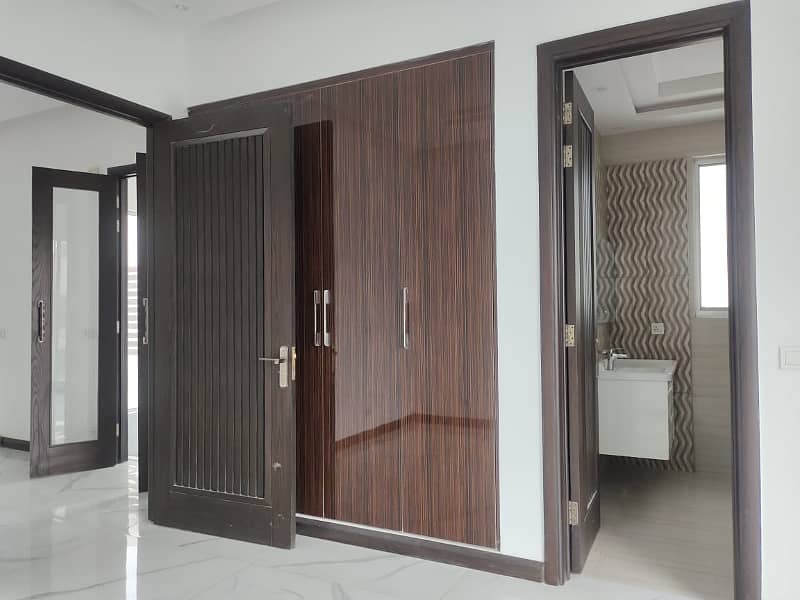 lower Portion Locked 10 Marla upper Portion Available For Rent In EX AIR AVENUE Lahore 0