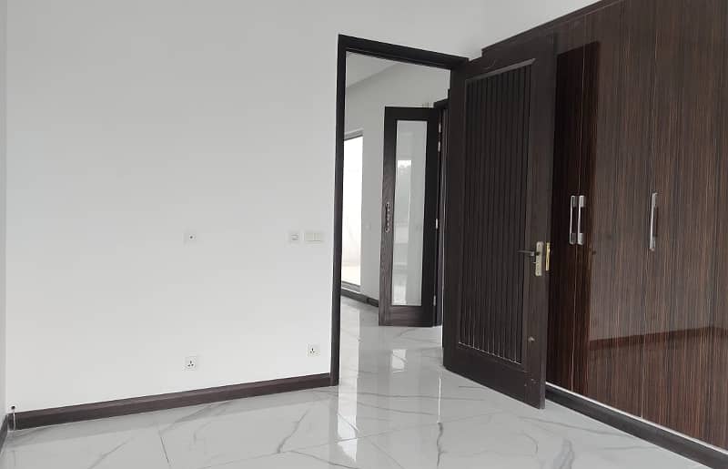 lower Portion Locked 10 Marla upper Portion Available For Rent In EX AIR AVENUE Lahore 4