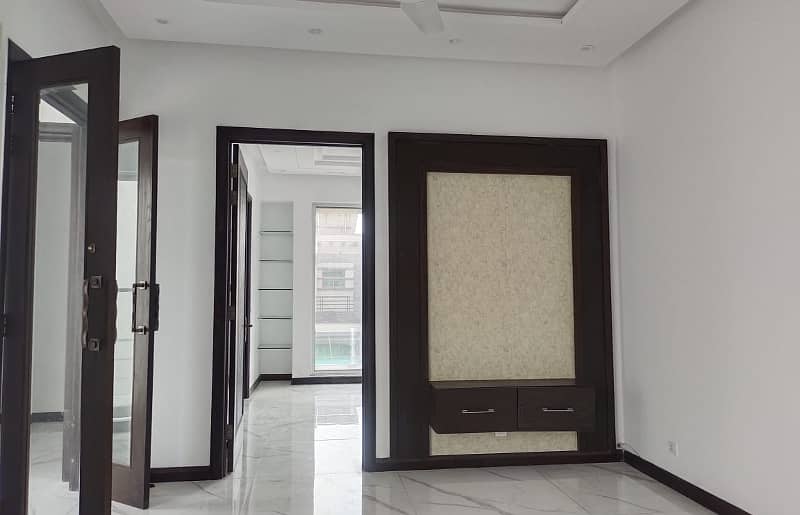 lower Portion Locked 10 Marla upper Portion Available For Rent In EX AIR AVENUE Lahore 5