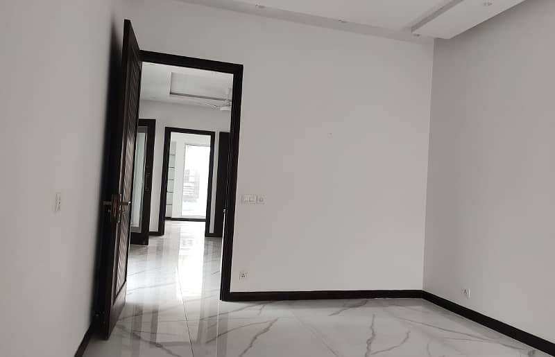 lower Portion Locked 10 Marla upper Portion Available For Rent In EX AIR AVENUE Lahore 6