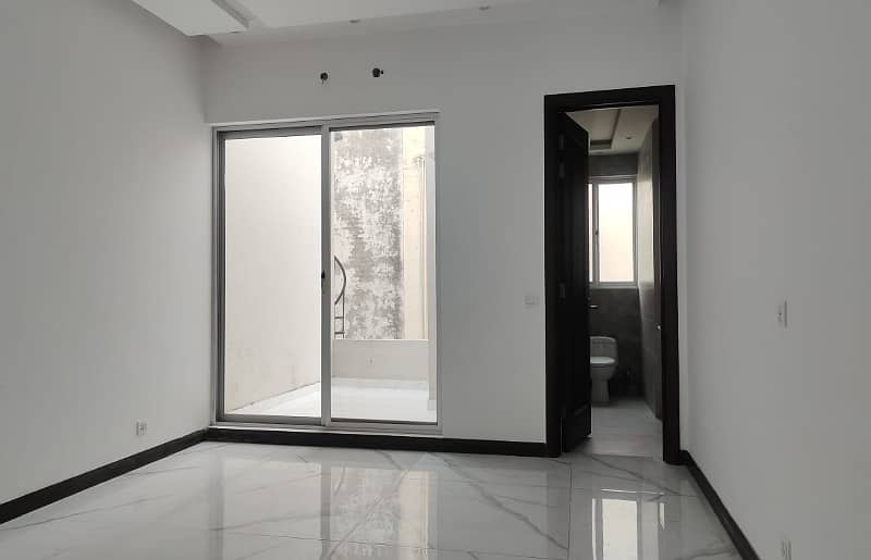 lower Portion Locked 10 Marla upper Portion Available For Rent In EX AIR AVENUE Lahore 7