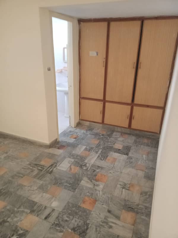 Upper portion for rent in g11 1