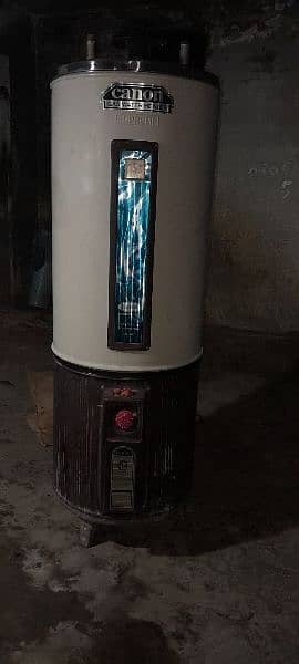 55 Gallon Canon Hybrid Gas geyser used 1