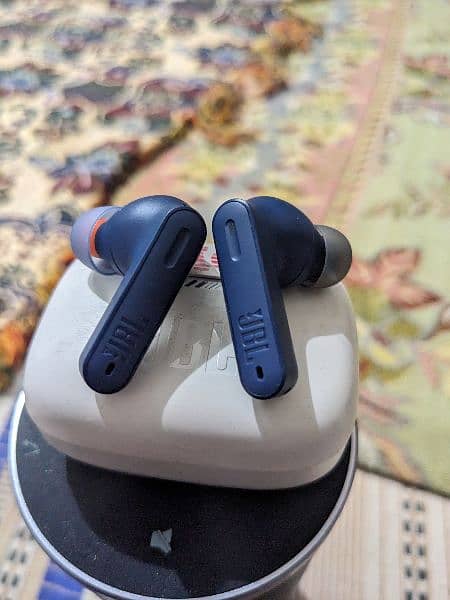 Jbl Tune 230 NC Tws Earbuds 8