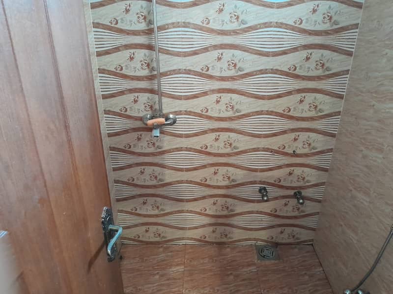 7 Marla Slightly Used House tile floor with Gas For Sale 5