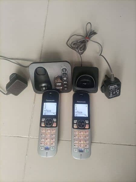 two handset cordlees 4