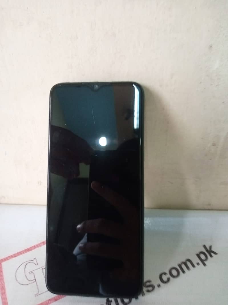 Realme 5i with box 4/64 1