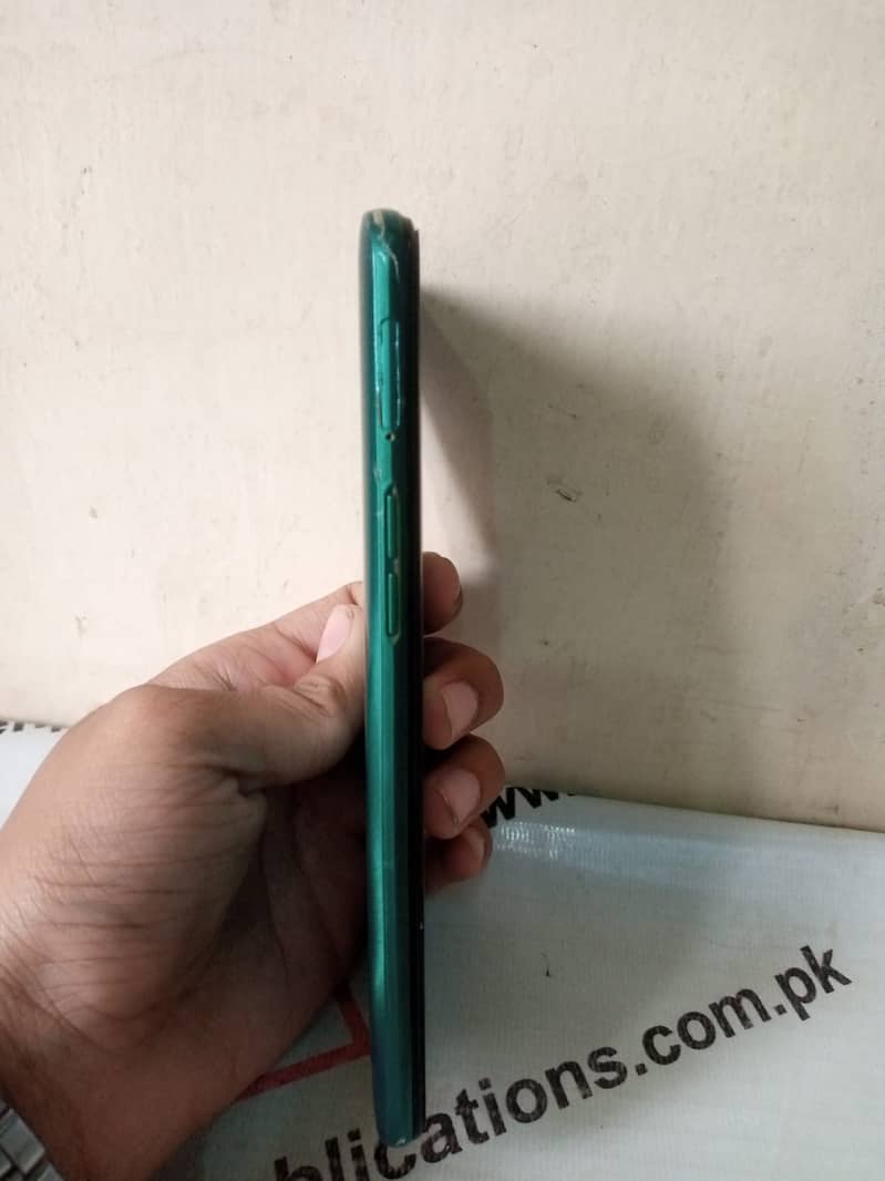 Realme 5i with box 4/64 6