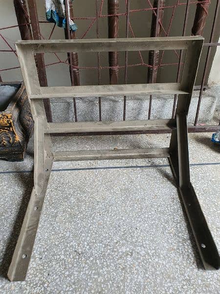 UPS iron stand very strong Material 1