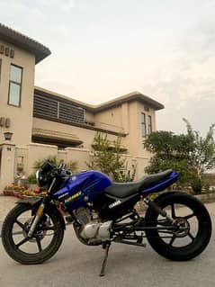 Yamaha ybr 125g in Blue