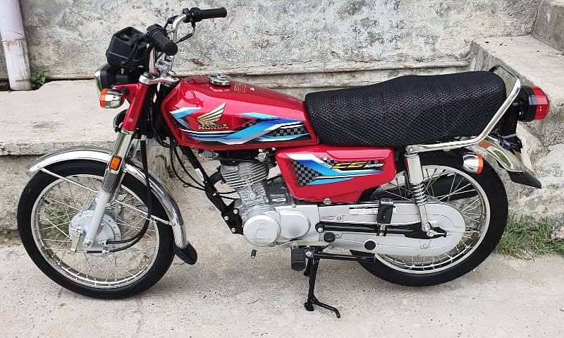 HONDA CG 125 2024 MODEL ONLY 2200 KM USED URJENT SALE 1