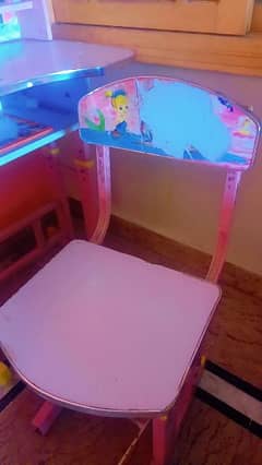 Selling study table and chair