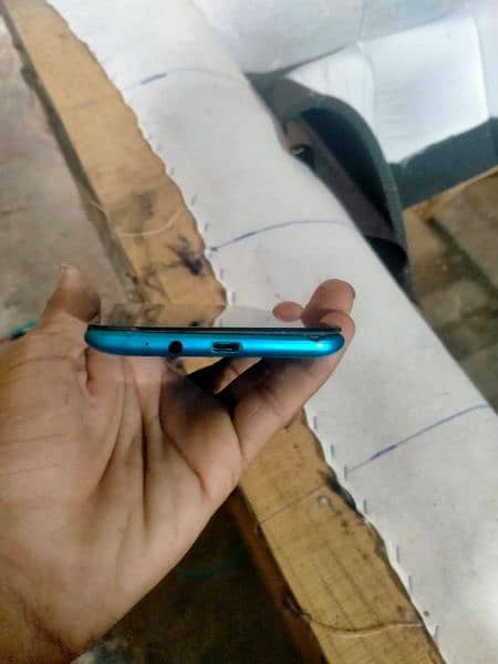 Tecno officel pta proved panel ma line ha chalta ok ha 4