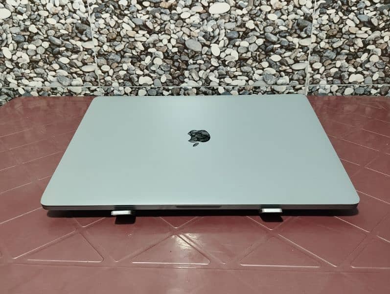 MacBook Pro 2016 | Core i7 | 16GB RAM | 512GB SSD | 2GB Graphics 4