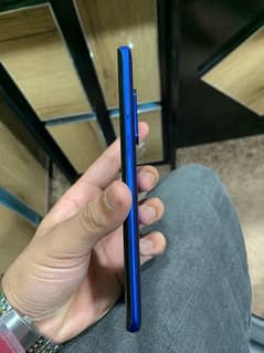 one plus 8 pro (12/256)