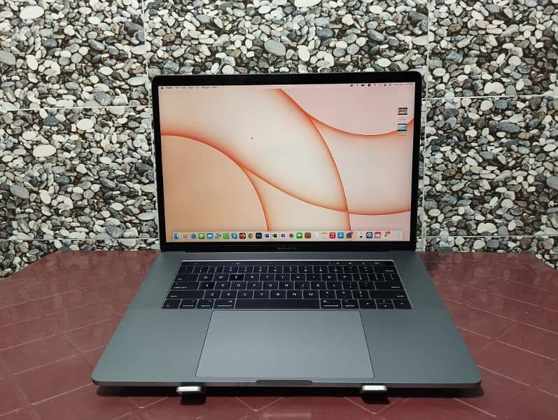 MacBook Pro 2016 | Core i7 | 16GB RAM | 512GB SSD | 2GB Graphics 3