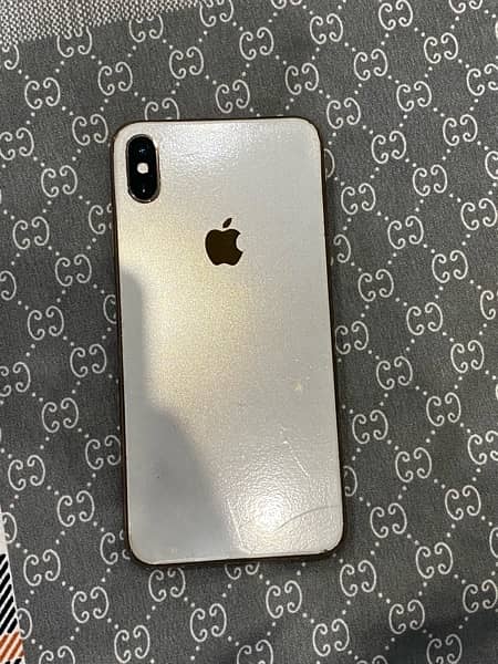 iPhone Xs Max 4