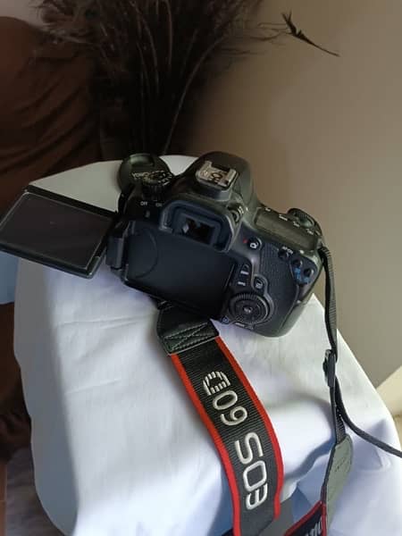 CANON 60D Condition 10/10 with 50MM Yogno Lense 8