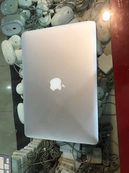 macbook air (2014) 0