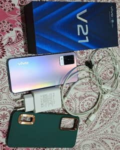 Urgent sale Vivo v21 8+4 Ram 5G spotted 10/10 0