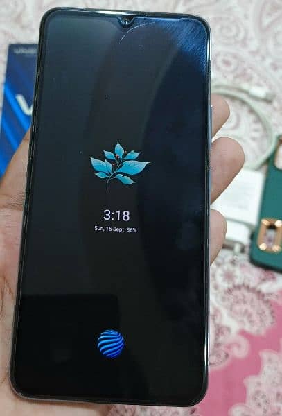 Urgent sale Vivo v21 8+4 Ram 5G spotted 10/10 1