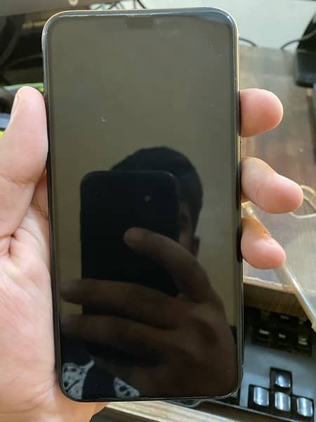 Apple iPhone 11 Pro Max 256GB 2