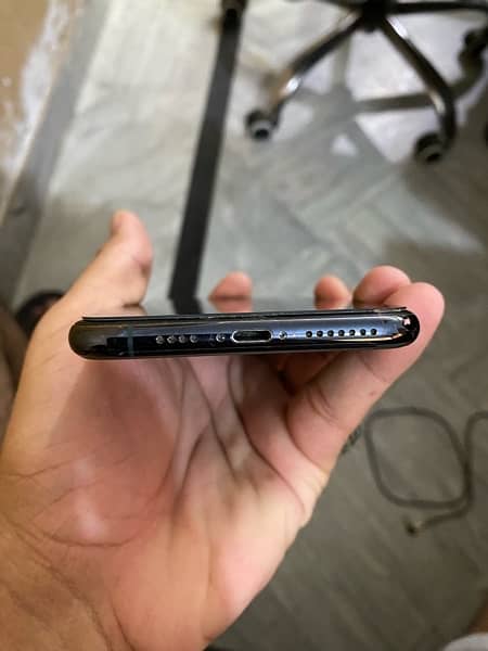 Apple iPhone 11 Pro Max 256GB 5